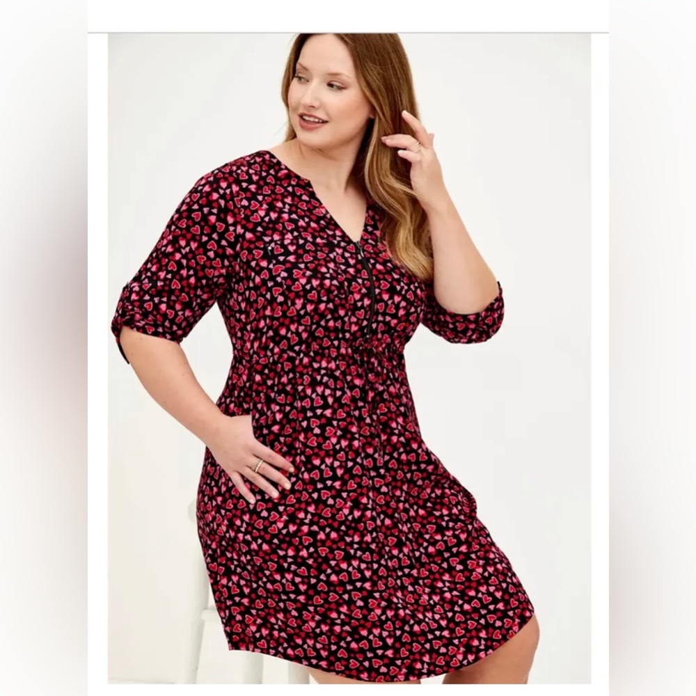 VGC Torrid zip challis heart print dress